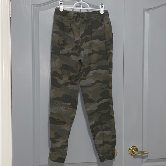 Cuffed green army print pants - Picture 2 of 2